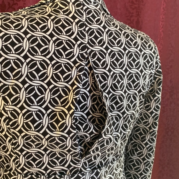 Appraisal Geometric Print Fitted Jacket with Belt - Black & White - Medium - Picture 3 of 15
